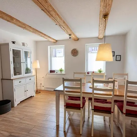 بيت للعطل Lauwenhaus Mit Sauna Und Eingezaeunten Garten *