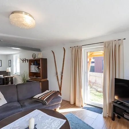 Lauwenhaus Mit Sauna Und Eingezaeunten Garten *