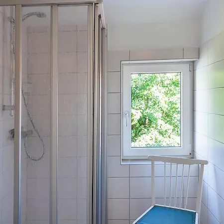 Lauwenhaus Mit Sauna Und Eingezaeunten Garten *
