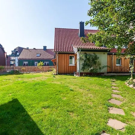 بيت للعطل Lauwenhaus Mit Sauna Und Eingezaeunten Garten *