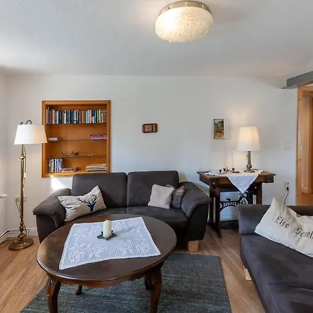 Lauwenhaus Mit Sauna Und Eingezaeunten Garten بيت للعطل *