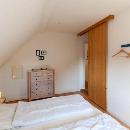 بيت للعطل Lauwenhaus Mit Sauna Und Eingezaeunten Garten *