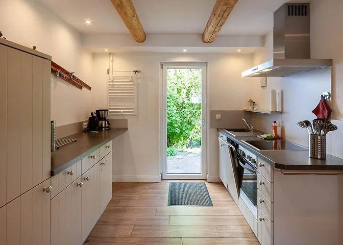 Lauwenhaus Mit Sauna Und Eingezaeunten Garten Tatil Evi